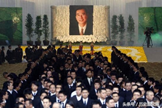 演员陈楚河父亲葬礼:上万人参加,不乏当红影视名人和政坛人物!